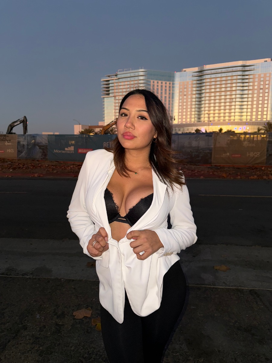 Take a pause and enjoy Ali Cruz — streaming from Kito