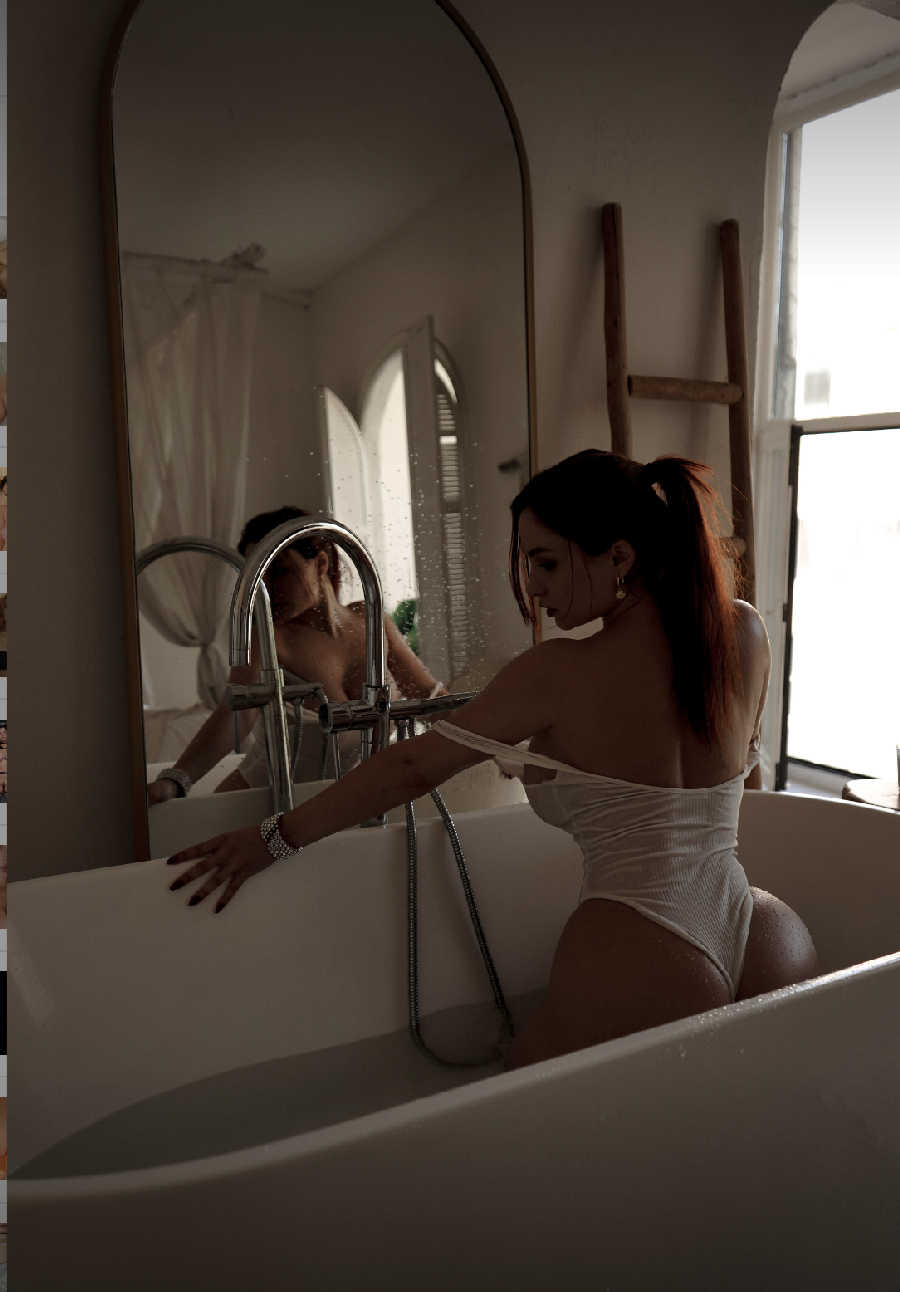 A playful frame from Miranda Faith nude — online in Kito