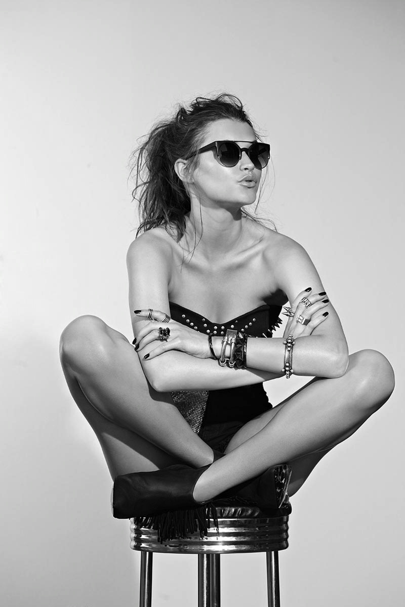 Sassy girls in Kito — step in, relax, and chat live