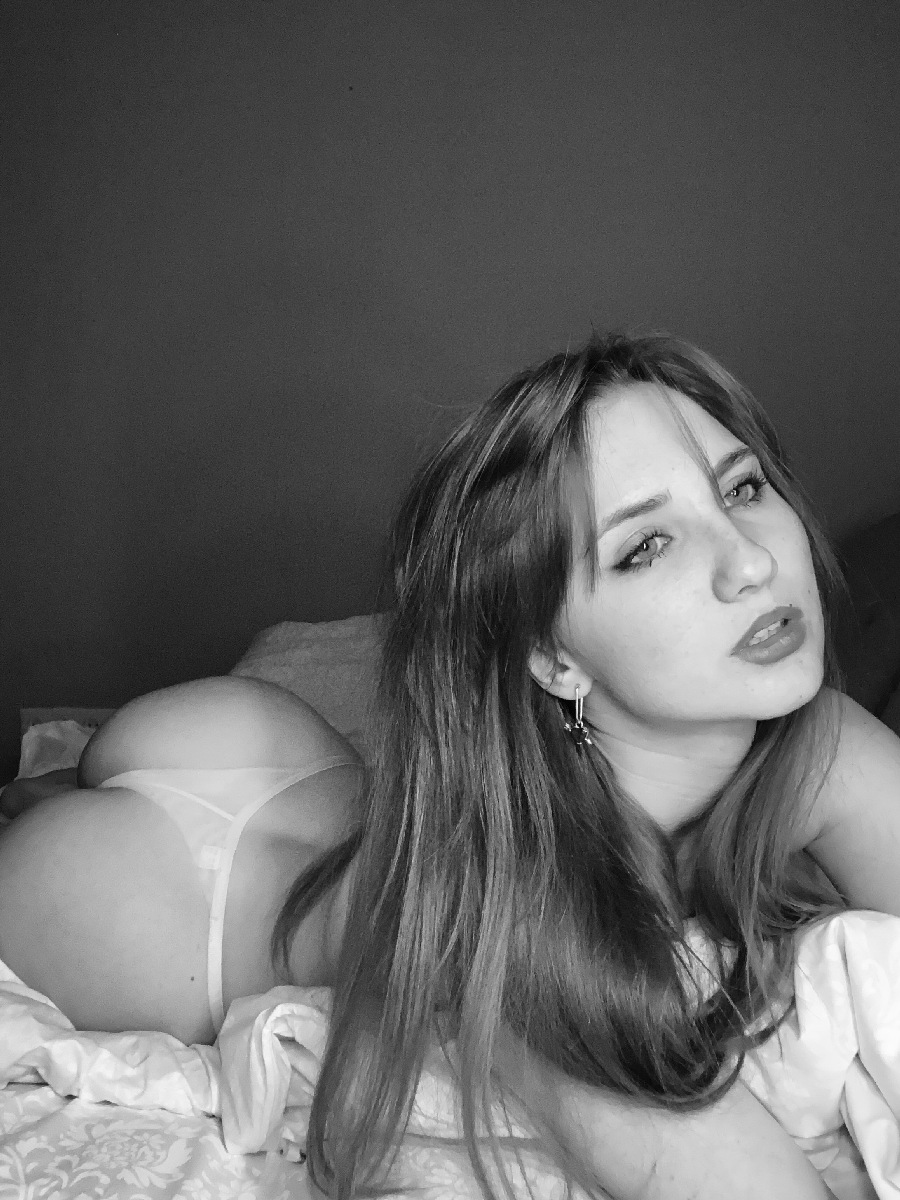 Take a pause and enjoy Nata nude — streaming from Kito