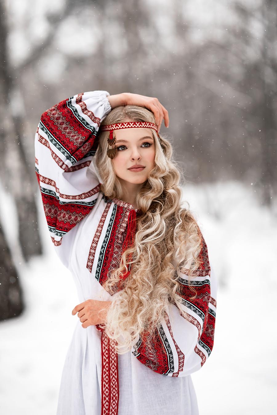 Slavic girls’s look of the day — catch her live in Kito