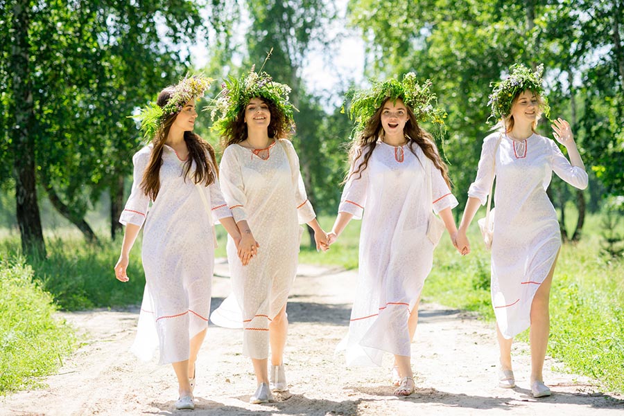 A cozy shot with Slavic girls — straight from Kito