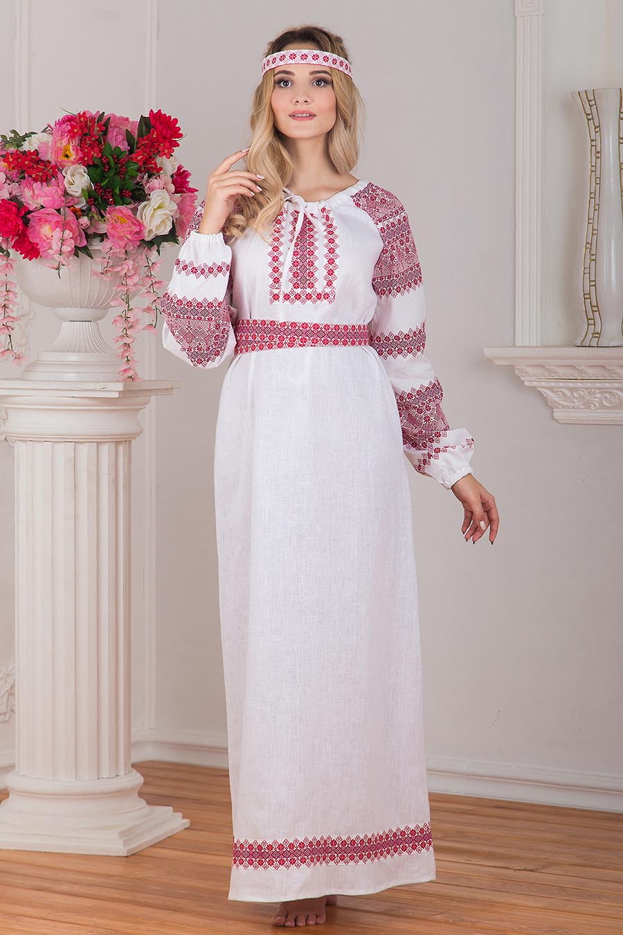 A playful frame from Women in Slavic costumes — online in Kito