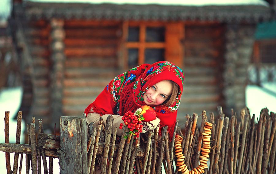 Sexy girl Women in Slavic costumes in Kito